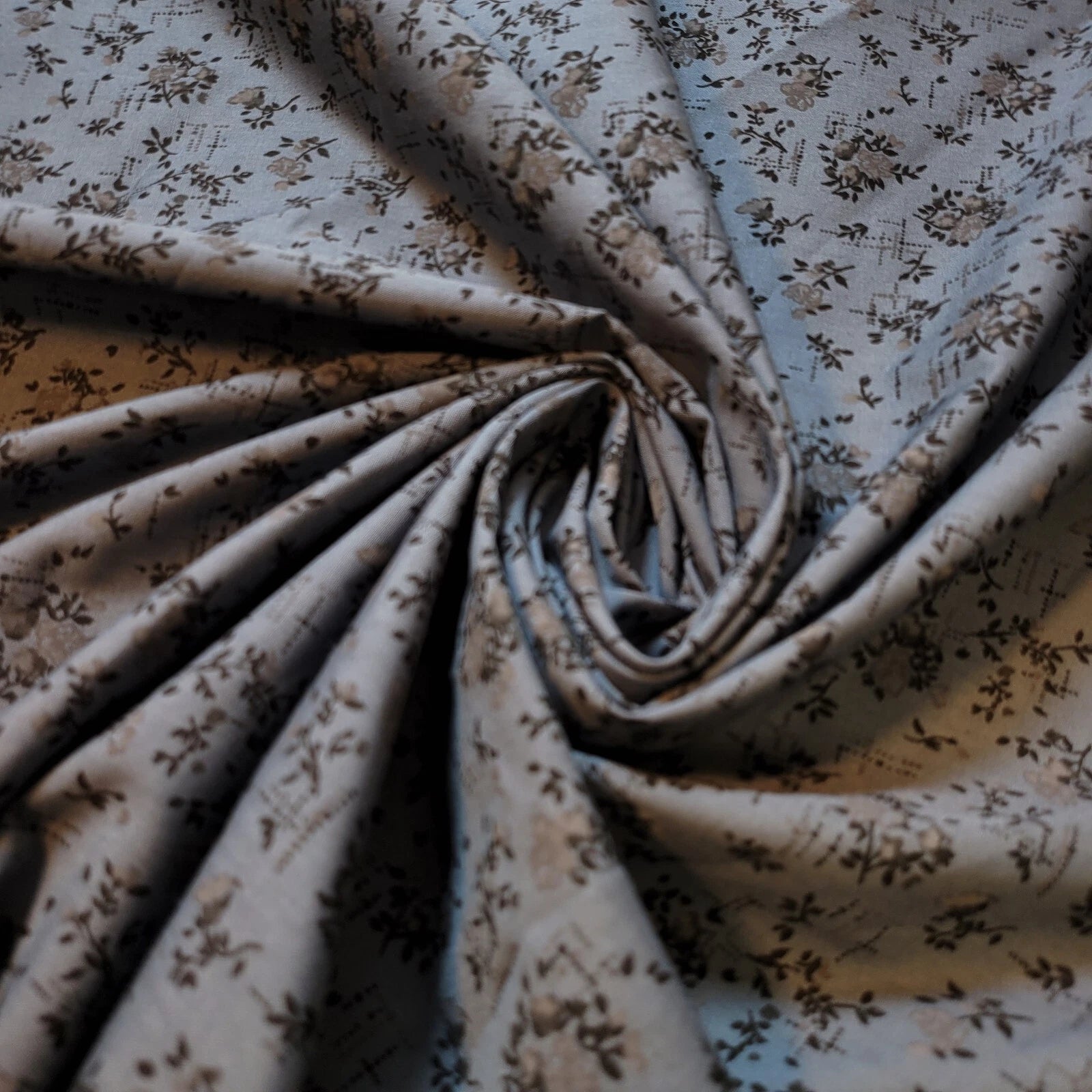 100% Cotton Vintage Floral Fabric | 44