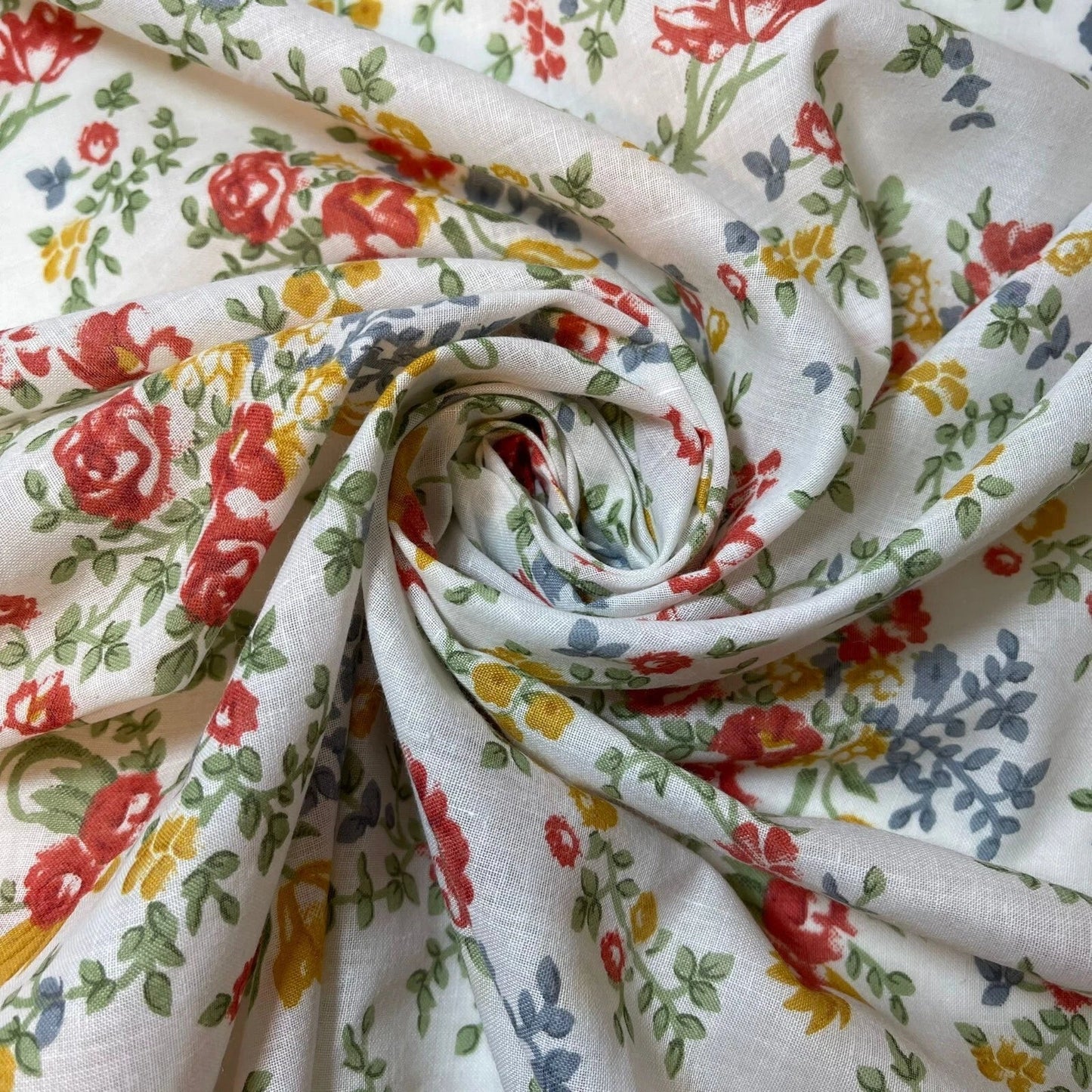 100% Cotton Vintage Floral Japanese Print Fabric | 58" (147cm) Wide Soft Dressmaking, Sarong & Draping Material – Sold by the Metre  Ivory Red Roses
