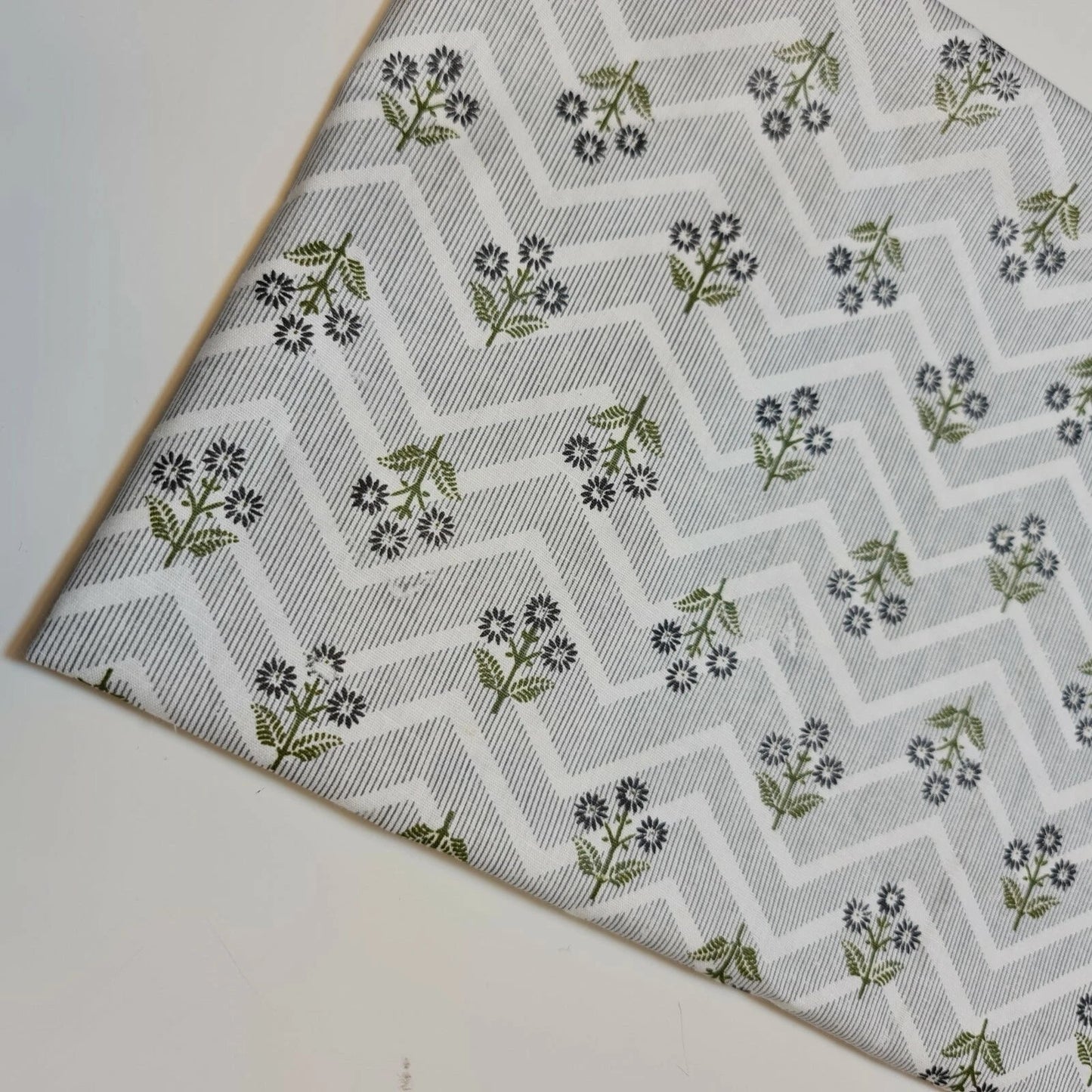 100% Cotton Printed Fabric | Leopard, Ditsy, Vintage, Polka & Rose Floral Designs – 44" (112cm) Wide Soft Dressmaking & Craft Material – Sold by the Metre