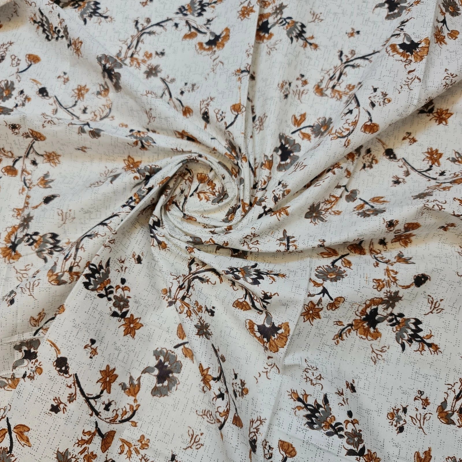 100% Cotton Printed Fabric | Leopard, Ditsy, Vintage, Polka & Rose Floral Designs – 44