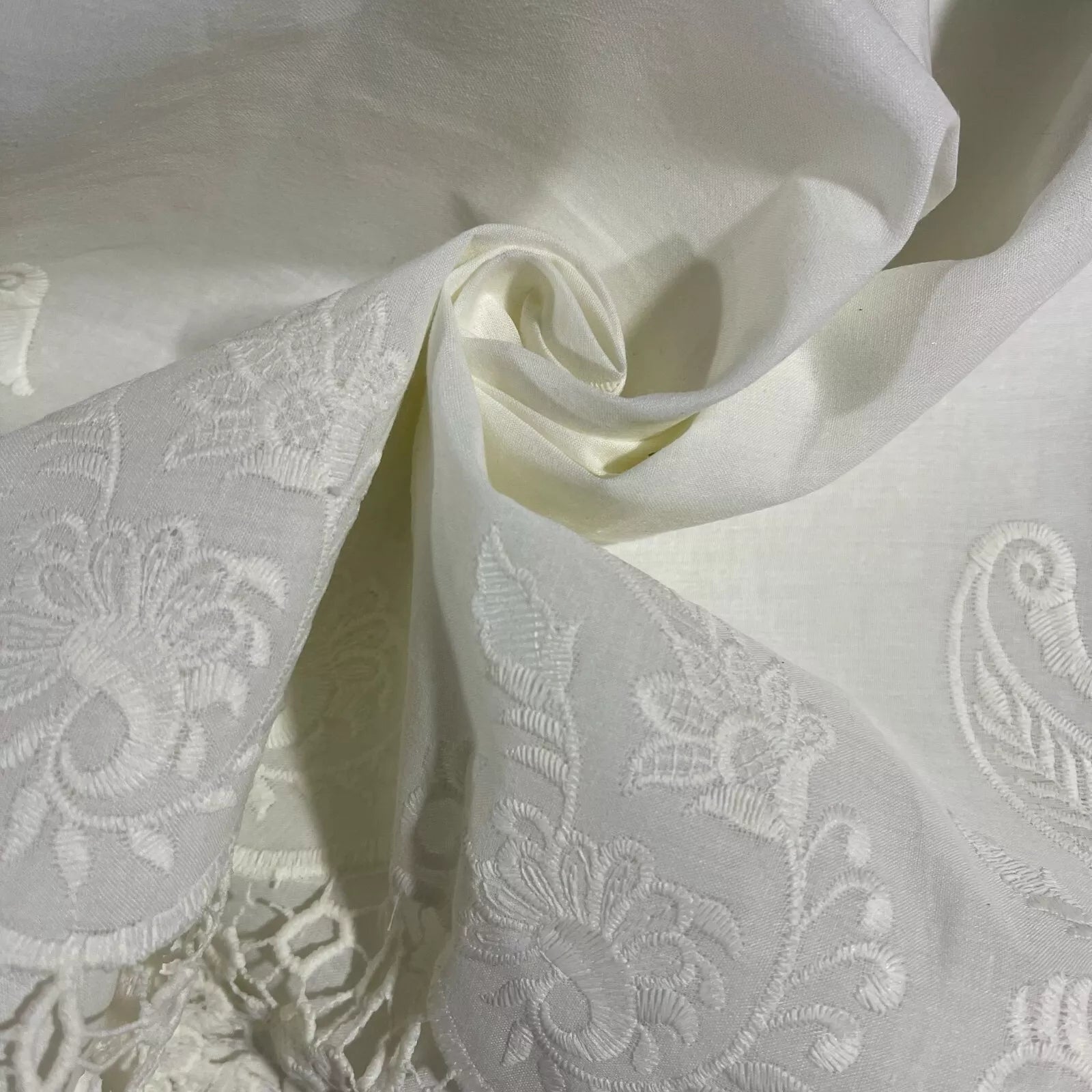 Cotton Floral Embroidery Fabric | Broderie Anglaise Lace 44