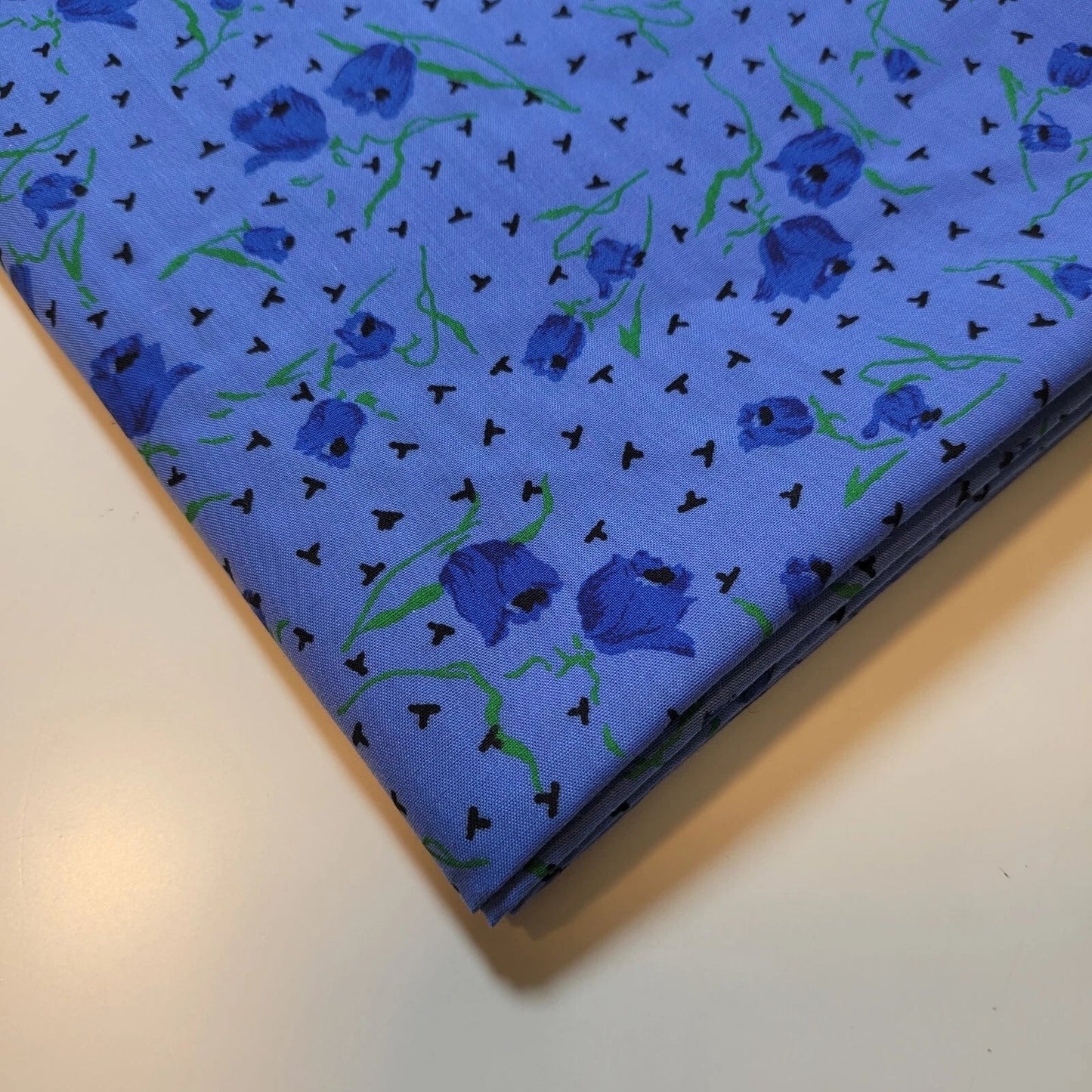 100% Cotton Vintage Floral Fabric | 44" (112cm) Wide Novelty Print for Dressmaking, Quilting & Craft Material – Sold by the Metre