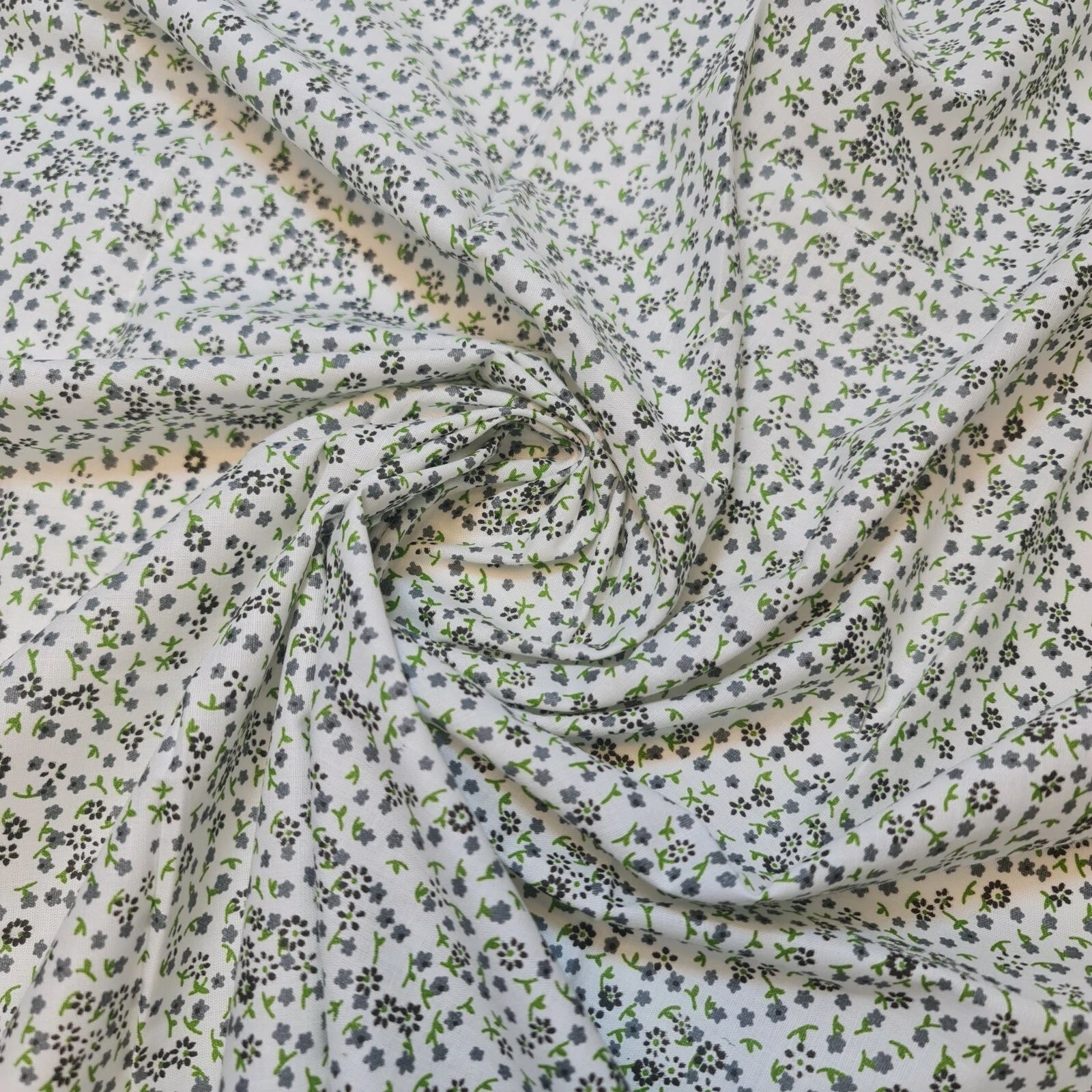 100% Cotton Printed Fabric | Leopard, Ditsy, Vintage, Polka & Rose Floral Designs – 44