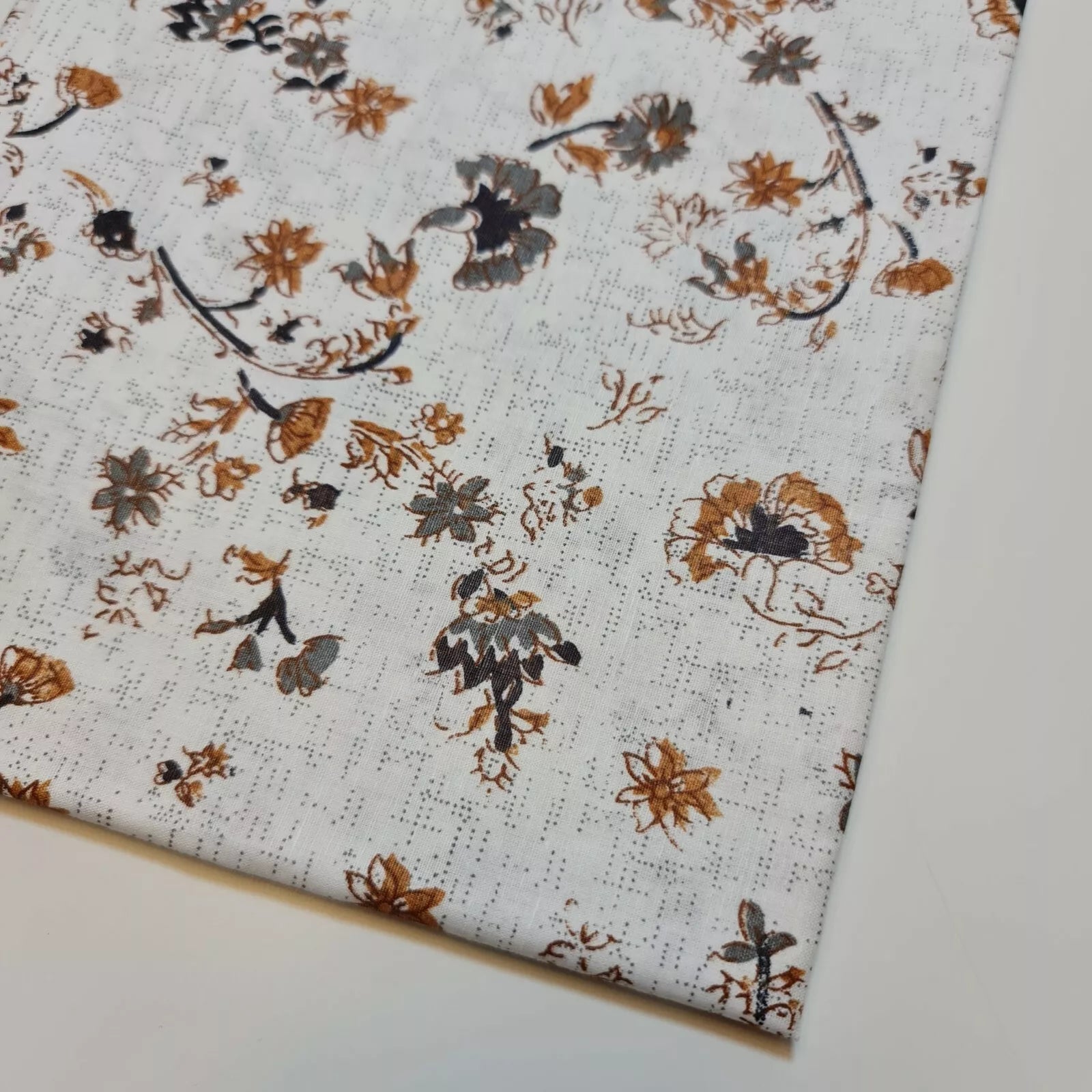 100% Cotton Printed Fabric | Leopard, Ditsy, Vintage, Polka & Rose Floral Designs – 44" (112cm) Wide Soft Dressmaking & Craft Material – Sold by the Metre