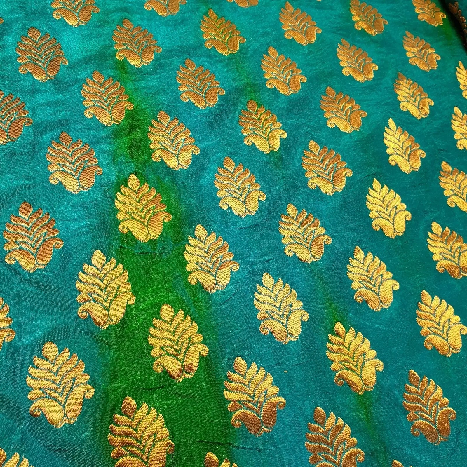 Royal Emblem Indian Vintage Tie Dye Jacquard Banarasi Brocade Fabric | 44