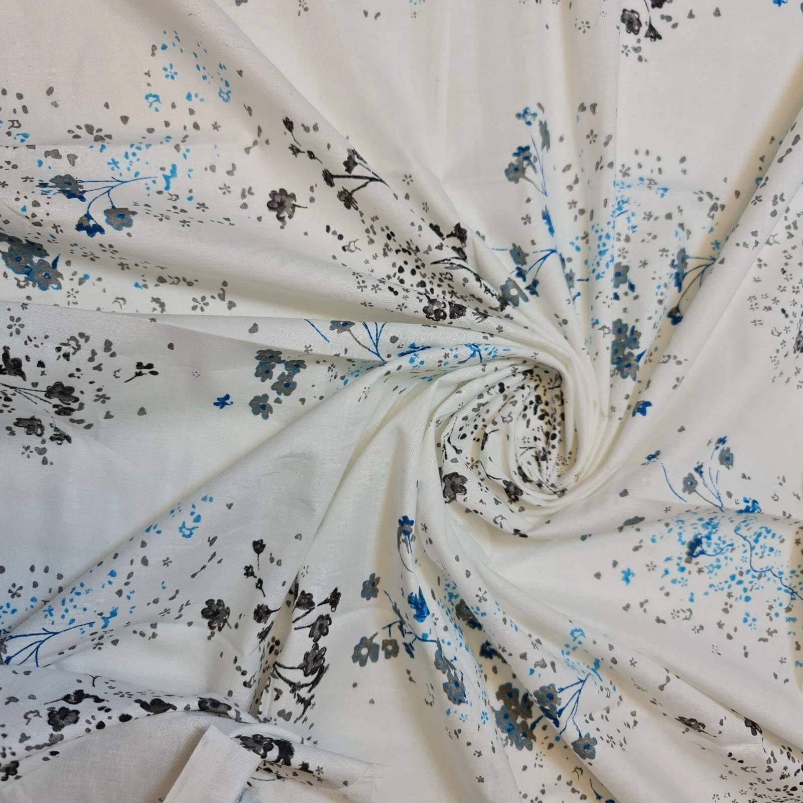 100% Cotton Printed Fabric | Leopard, Ditsy, Vintage, Polka & Rose Floral Designs – 44