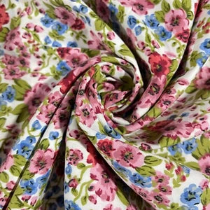Floral 100% Cotton Paisley Fabric | 44" (112cm) Wide Dressmaking, Craft & Quilting Material – Sold by the Meter  White Floral